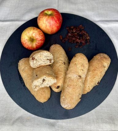 Knusprige, leicht süße Stangen mit geriebenem Apfel - perfekt für unterwegs